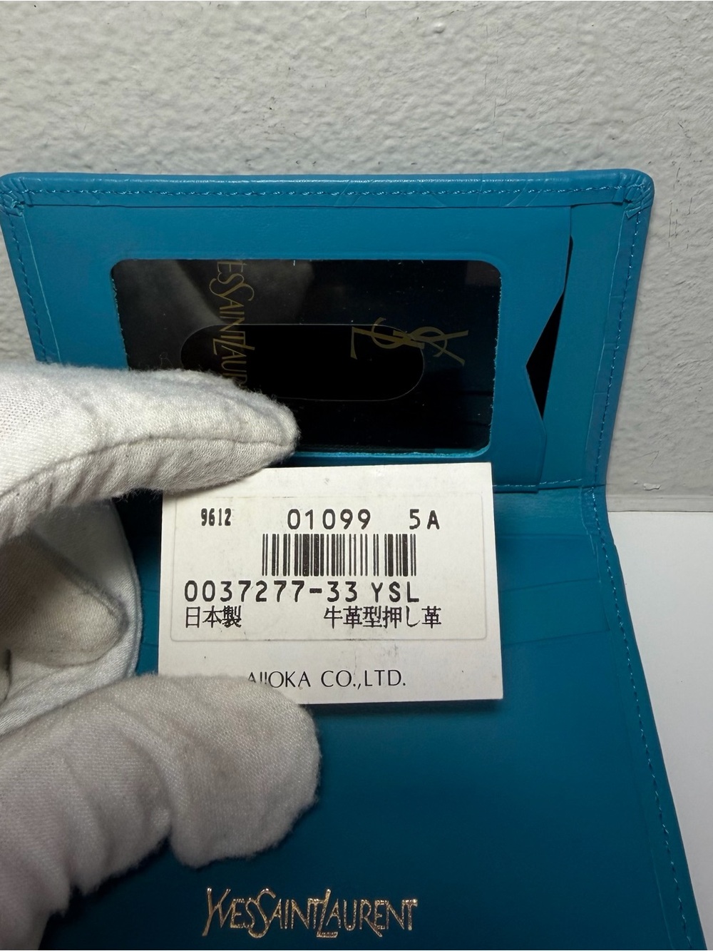 Vintage Saint Laurent Blue Leather Card Holder in Excellent Condition - Picture 11 of 11
